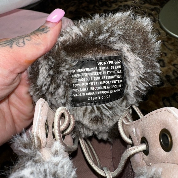 Lugz Women’s Winter Boots Faux Fur Lined Size 8 - Picture 3 of 9